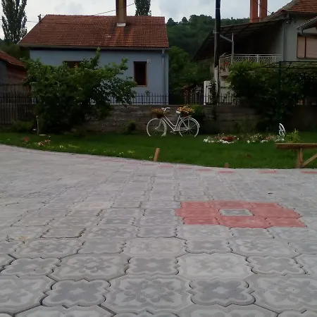 Casa de hóspedes Banjica 3*